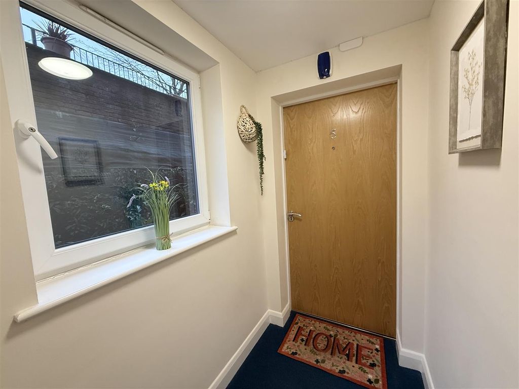 Additional image 6 of 2 bed flat for saleWalnut Close, Hyde SK14