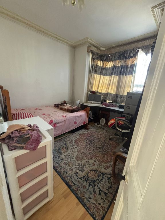 Additional image 5 of 2 bed flat for saleRedcliffe Gardens, Ilford IG1