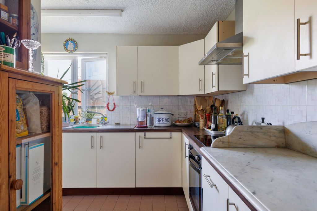 Additional image 6 of 2 bed maisonette for saleHigh Street, Hungerford RG17