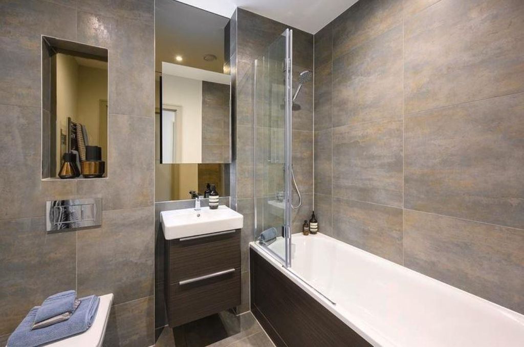 Additional image 2 of 2 bed flat for saleAlfred Gelder Street, Hull HU1