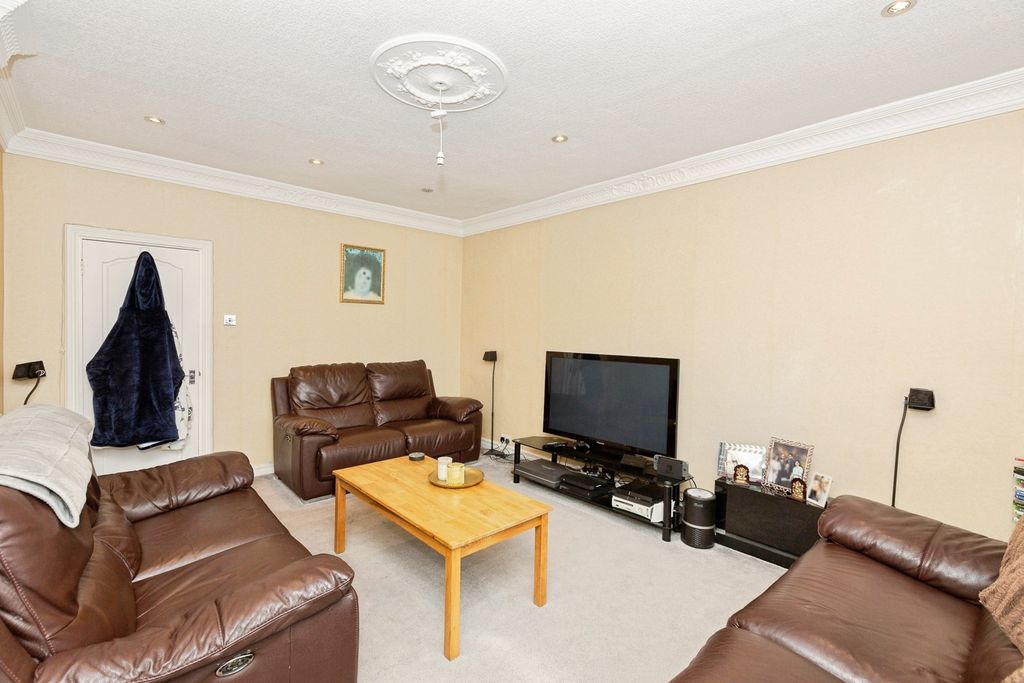 Additional image 10 of 5 bed end terrace house for saleTomswood Hill, Ilford IG6