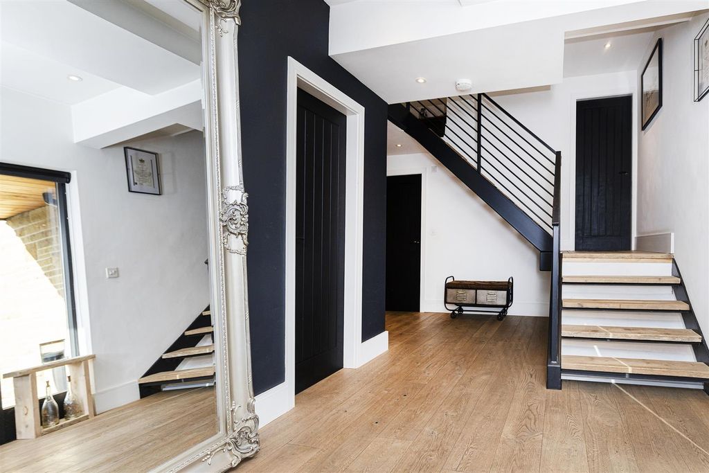 Additional image 23 of 4 bed detached house for saleOakfield Road, Birkby, Huddersfield HD2