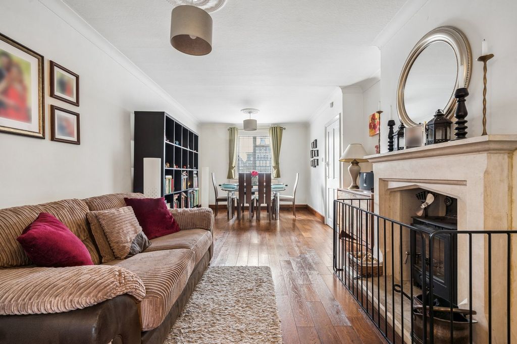 Additional image 5 of 4 bed detached house for saleWellesley Avenue, Iver SL0