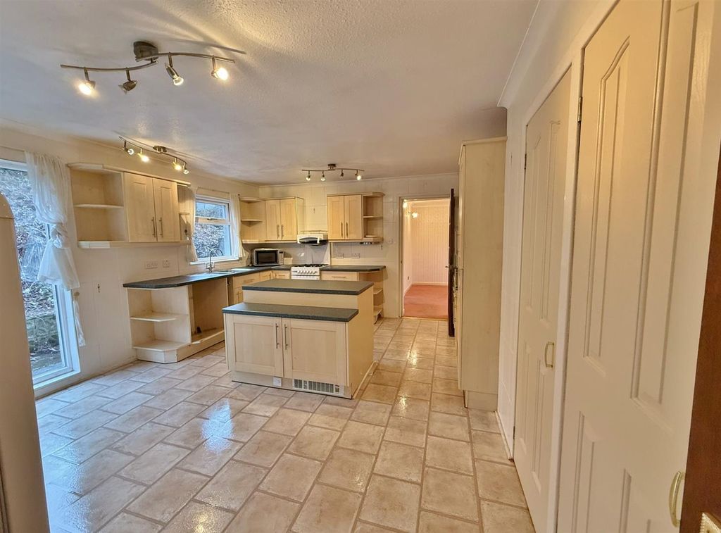 Additional image 22 of 5 bed detached bungalow for saleAnnerleigh, Alma Road, Brodick, Isle Of Arran KA27
