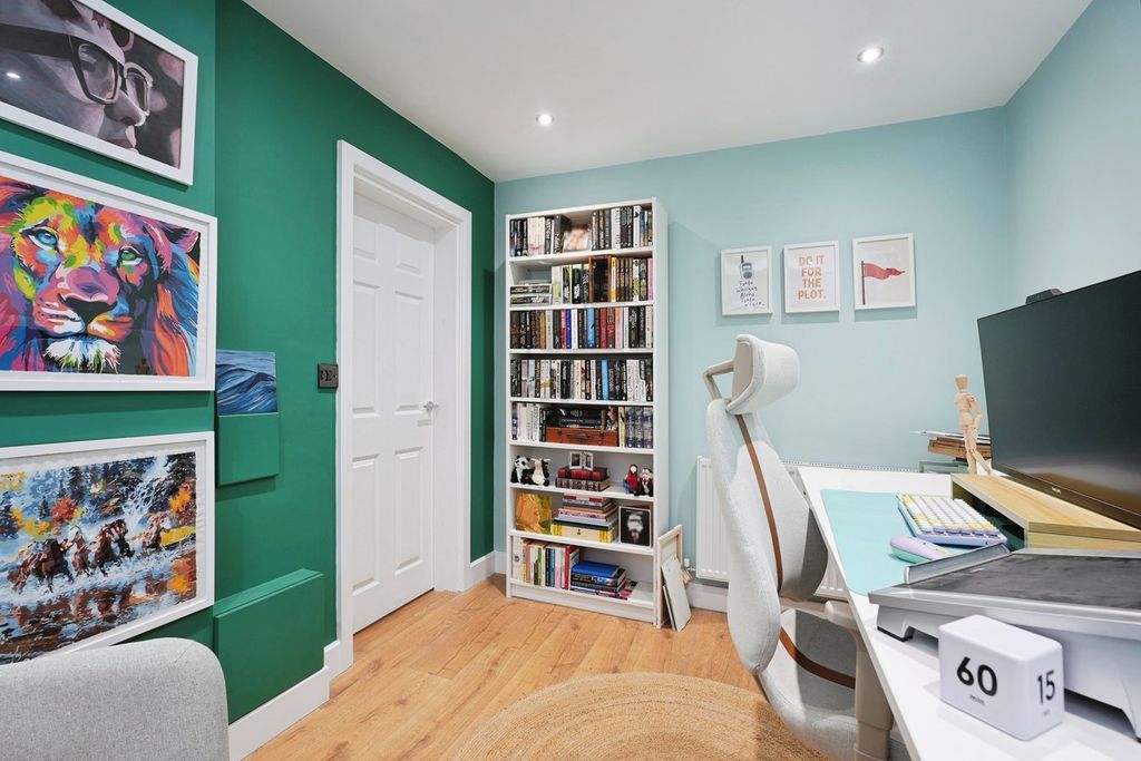 Additional image 15 of 5 bed detached house for saleThe Fairway, Huddersfield HD2