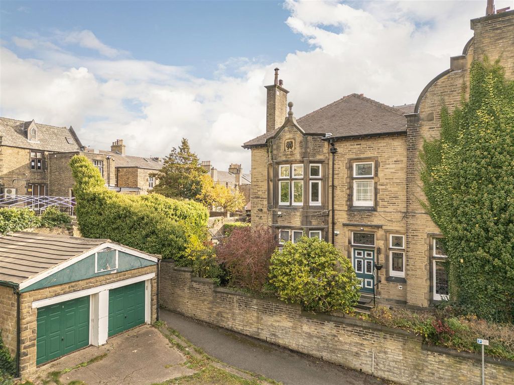 Additional image 63 of 6 bed semi-detached house for salePark Drive, Huddersfield HD1