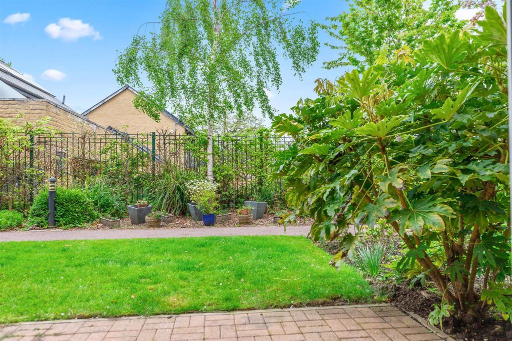 Additional image 14 of 2 bed flat for saleValley Drive, Ilkley LS29