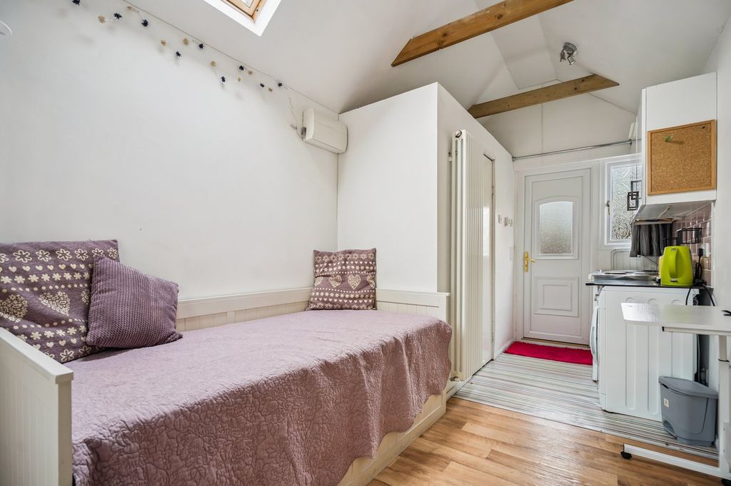 Additional image 20 of 5 bed detached house for saleWood Lane Close, Iver SL0