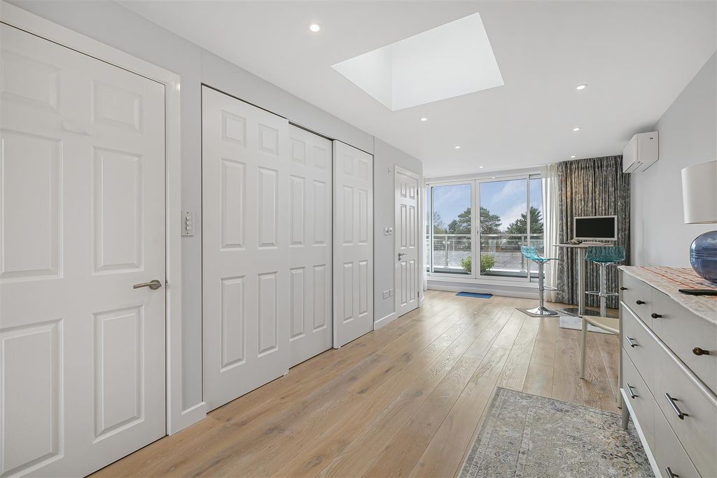 Additional image 13 of 4 bed town house for salePark Road, Kingston Upon Thames KT2