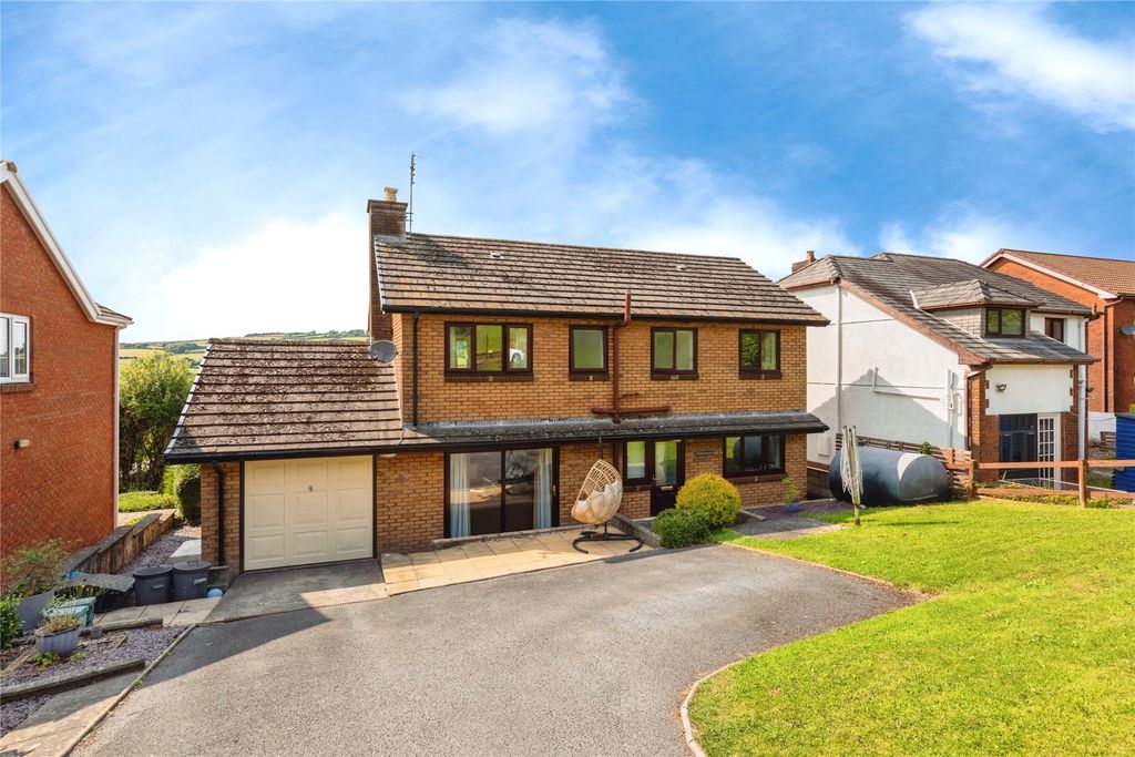 4 bed detached house for saleHeol Ray Gravell, Mynyddygarreg, Kidwelly, Carmarthenshire SA17