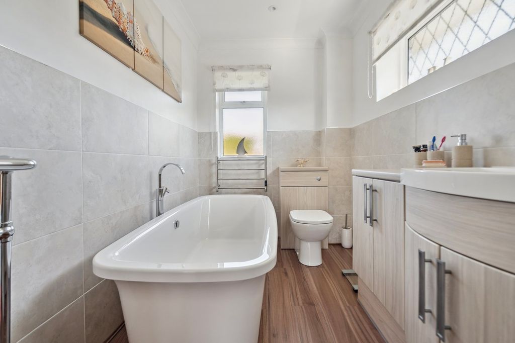 Additional image 22 of 5 bed detached house for saleNorwood Lane, Iver SL0