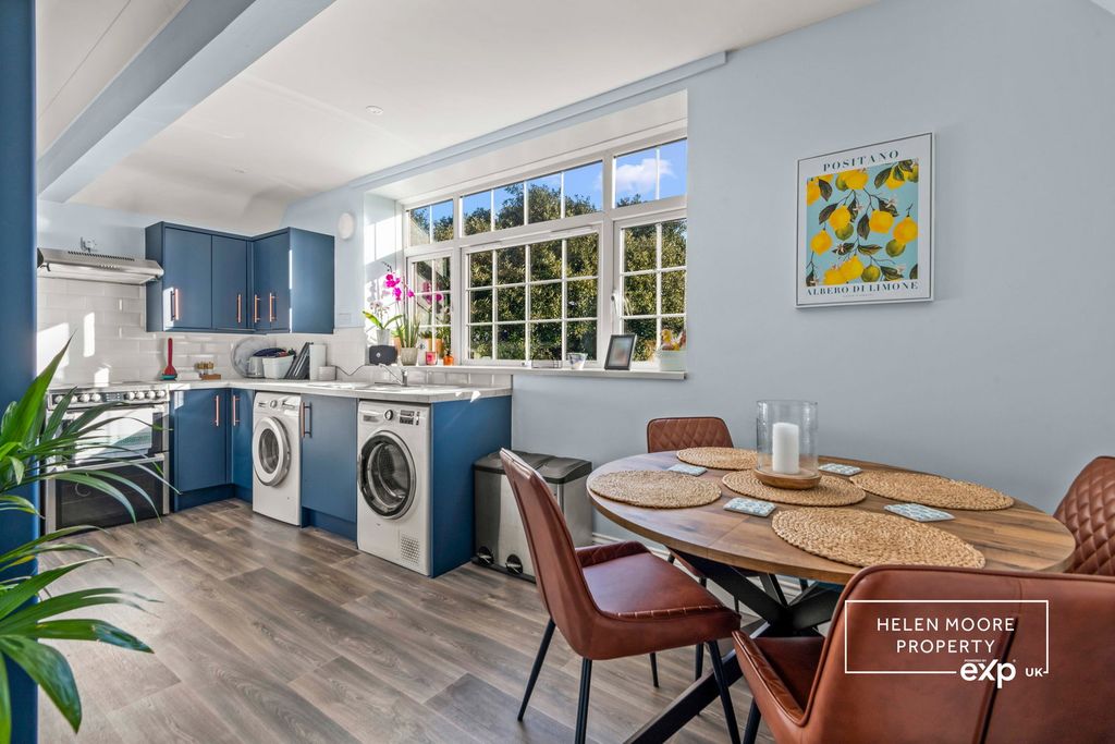 Additional image 4 of 3 bed penthouse for saleTremarran Court, Crescent Road, Ivybridge, Devon PL21
