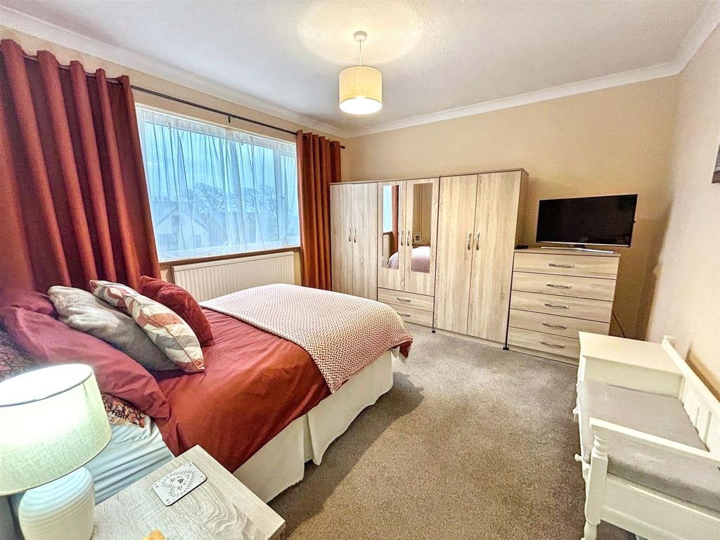 Additional image 12 of 3 bed detached bungalow for saleMeinciau Road, Mynyddygarreg, Kidwelly SA17