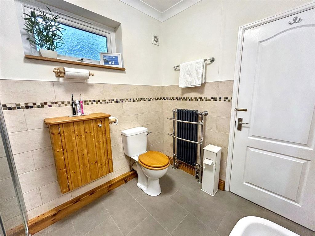 Additional image 19 of 3 bed detached bungalow for saleMeinciau Road, Mynyddygarreg, Kidwelly SA17