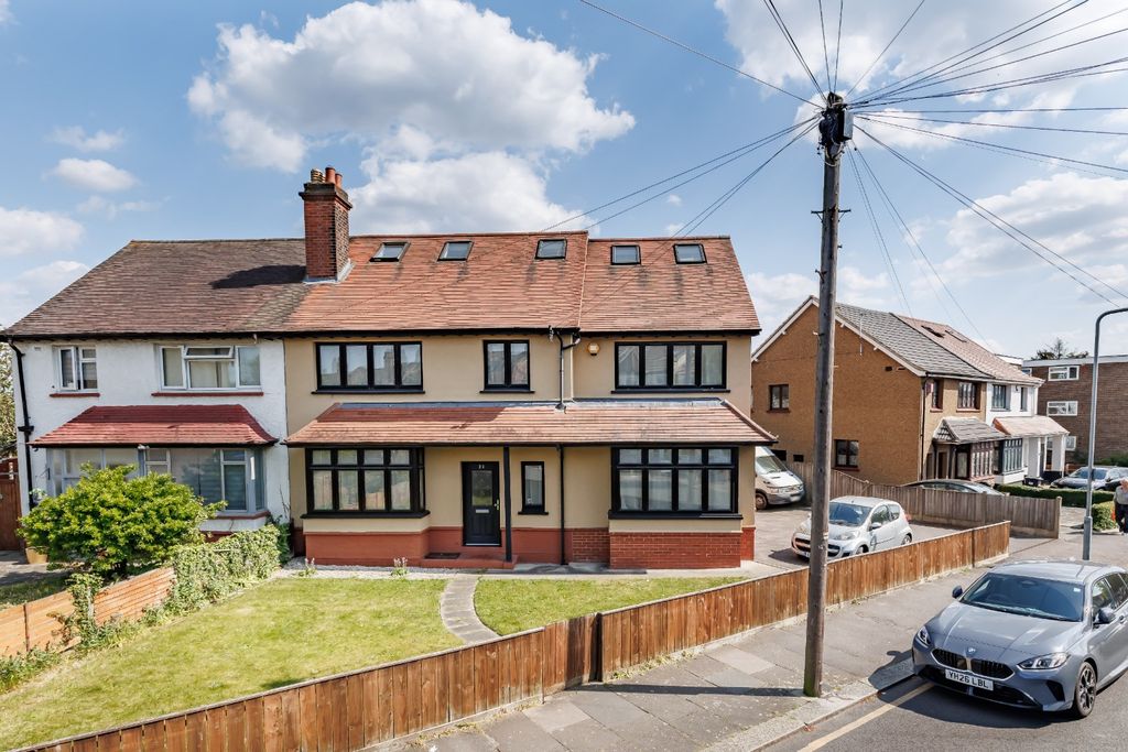 4 bed semi-detached house for saleStainforth Road, Newbury Park IG2