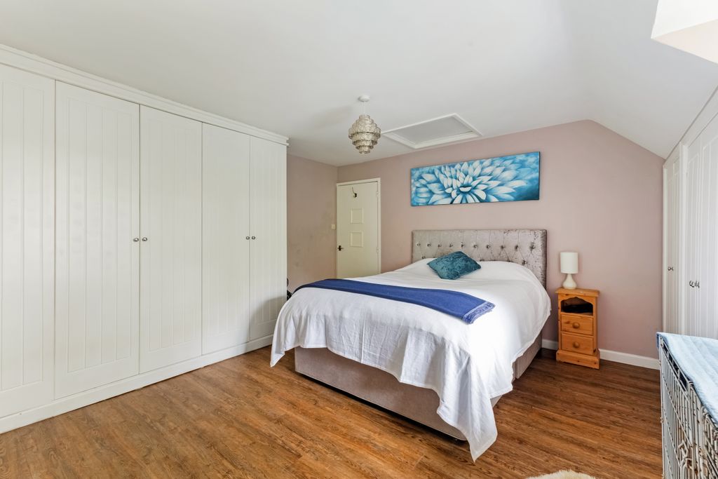 Additional image 7 of 3 bed detached house for salePriory Road, Hungerford RG17