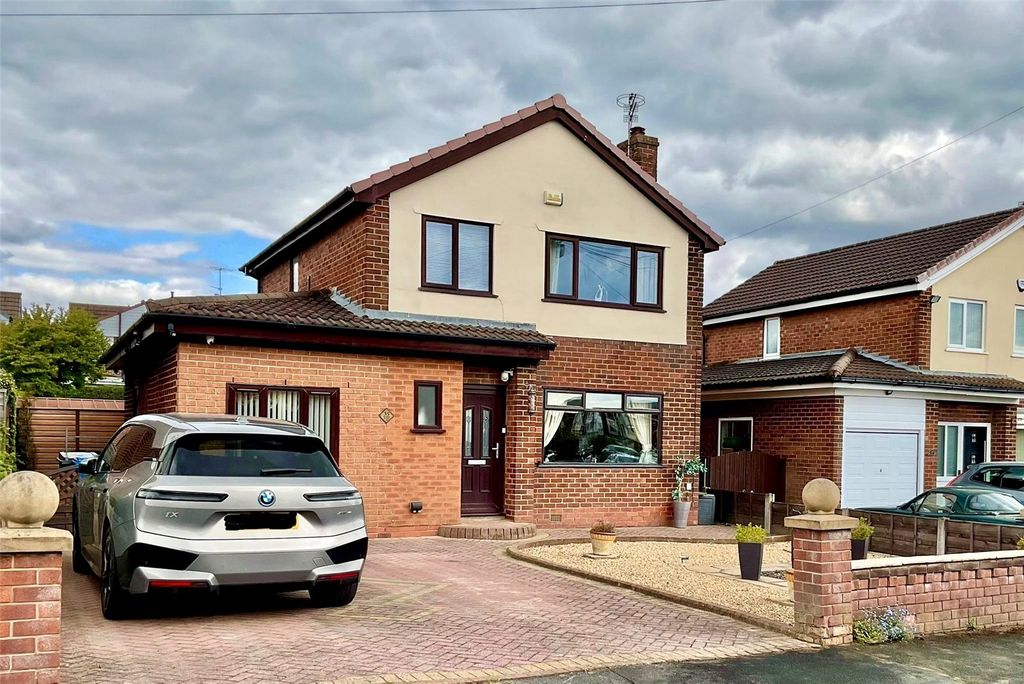 4 bed detached house for saleWelch Road, Hyde, Greater Manchester SK14
