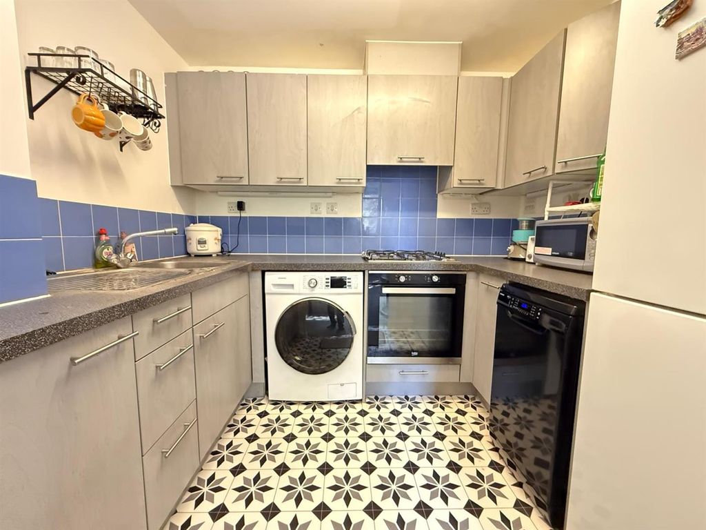 Additional image 5 of 1 bed flat for saleAxon Place, Ilford IG1