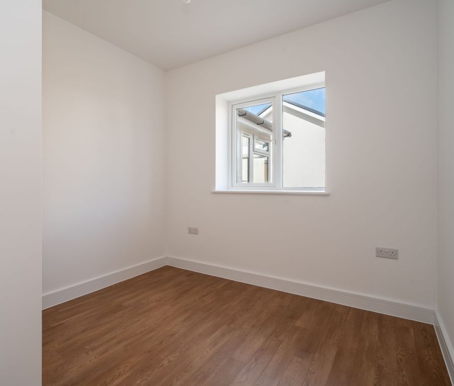 Additional image 24 of 3 bed detached bungalow for sale10-24 Llys Y Felin, Kidwelly SA17