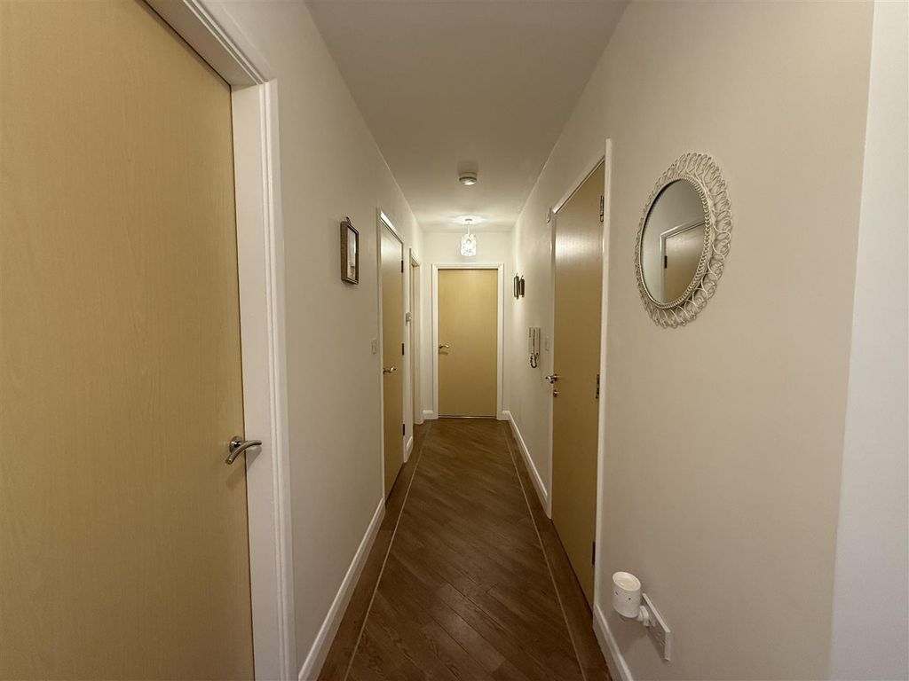 Additional image 8 of 2 bed flat for saleWalnut Close, Hyde SK14