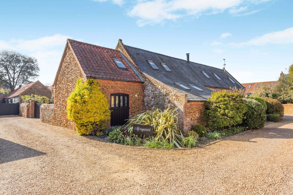 4 bed detached house for saleCliff Farm Barns, Old Hunstanton, Hunstanton PE36