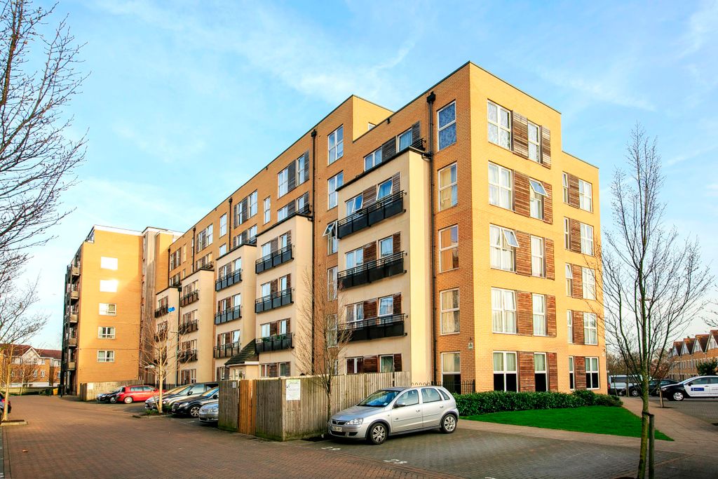 2 bed flat for saleGreenbank Court, Isleworth TW7