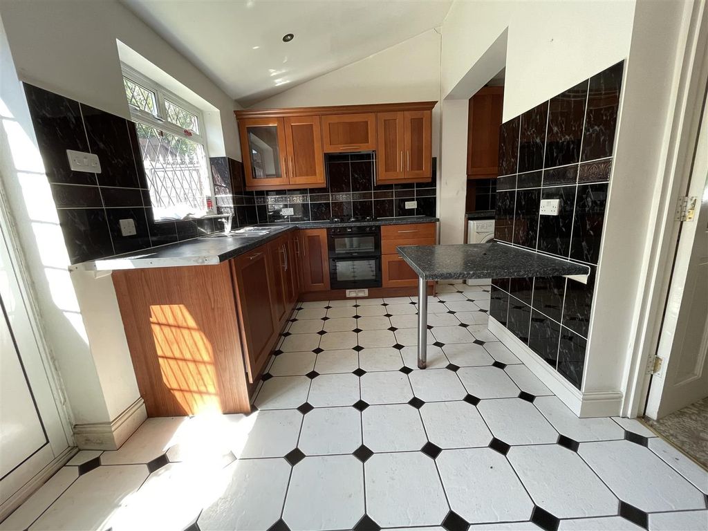Additional image 12 of 3 bed semi-detached house for saleGresham Road, Hounslow TW3