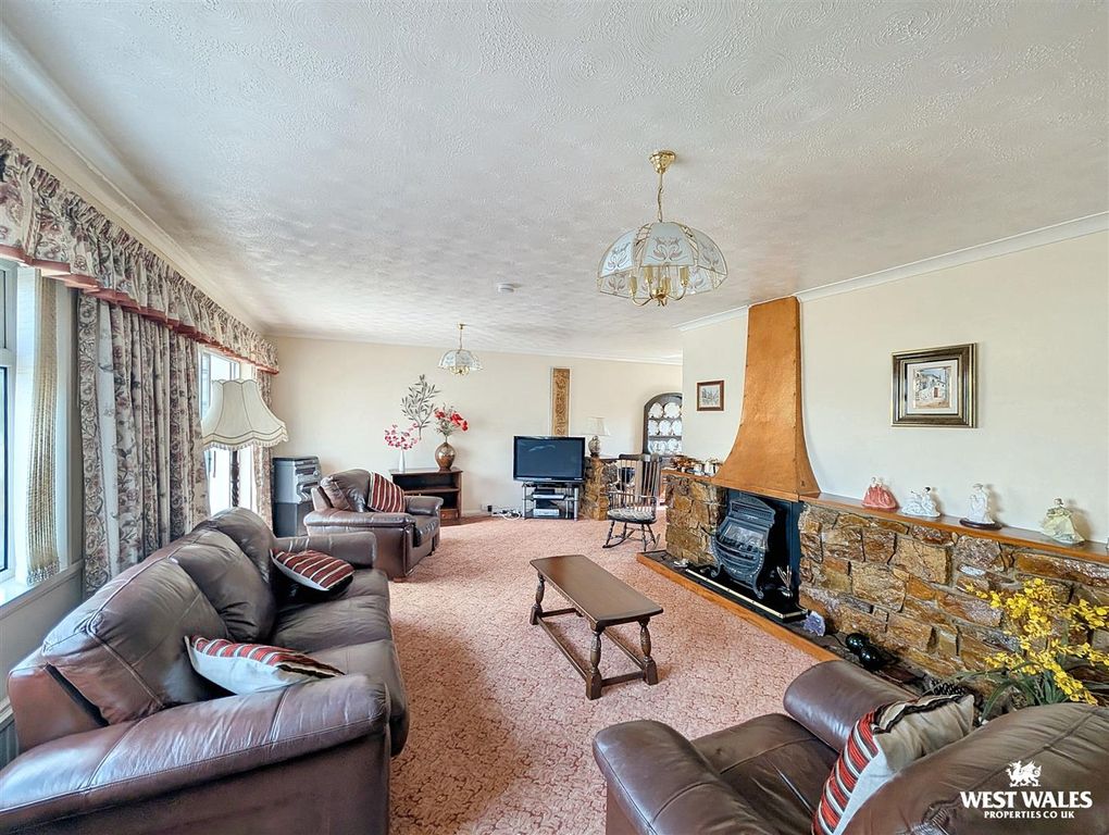 Additional image 4 of 3 bed detached bungalow for saleBanc Pendre, Kidwelly SA17