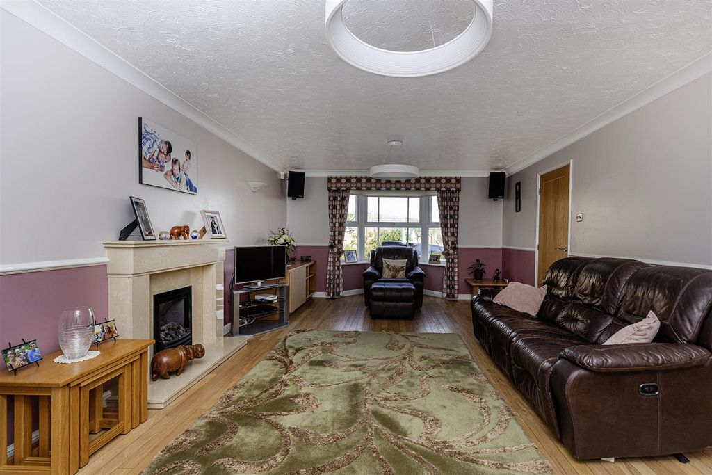 Additional image 3 of 5 bed detached house for saleWhitebeam Park, Birkby, Huddersfield HD2