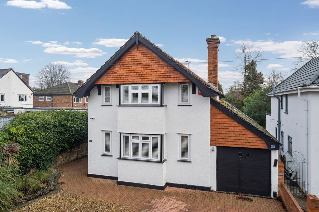 4 bed detached house for saleWellesley Avenue, Iver SL0