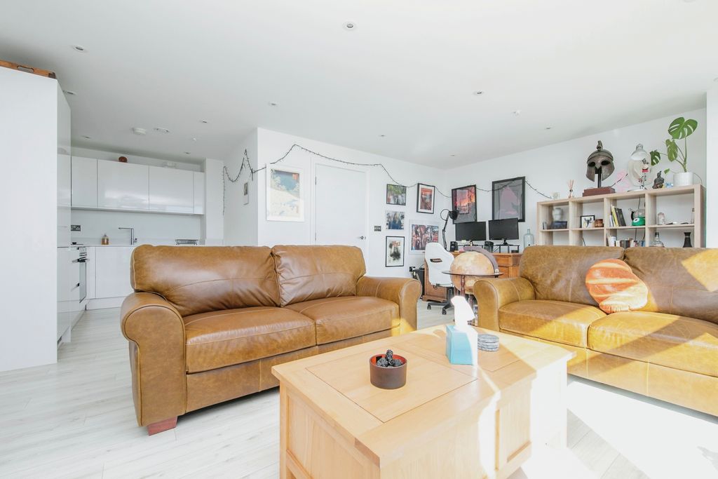 Additional image 11 of 2 bed flat for saleKey Street, Ipswich, Suffolk IP4