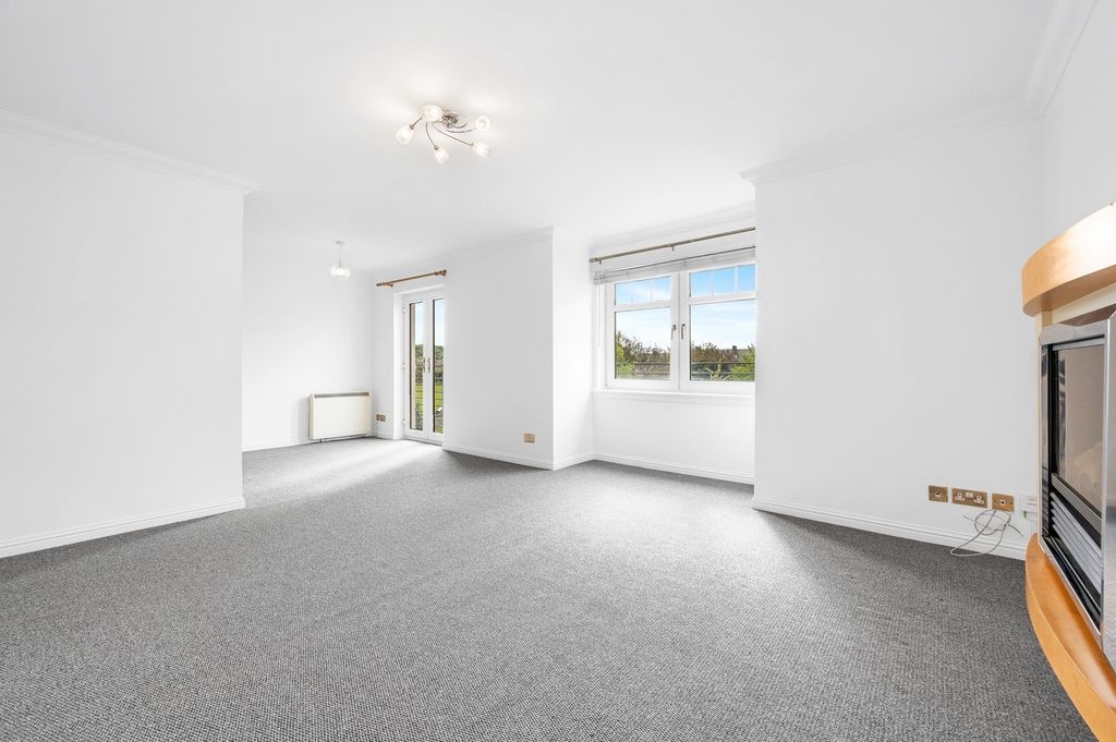 Additional image 3 of 2 bed flat for saleKing Street, Inverkeithing KY11