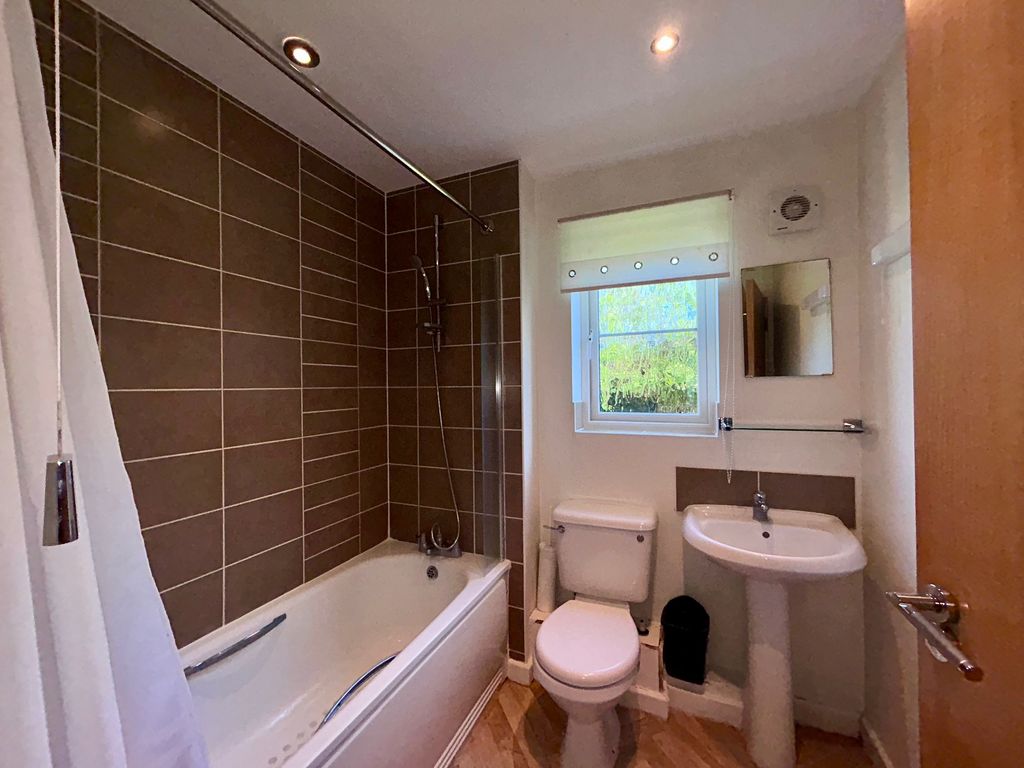 Additional image 6 of 1 bed flat for salePark Street, Hungerford RG17