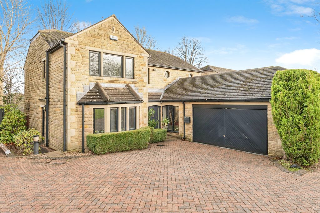 4 bed detached house for saleDingley Road, Huddersfield HD3