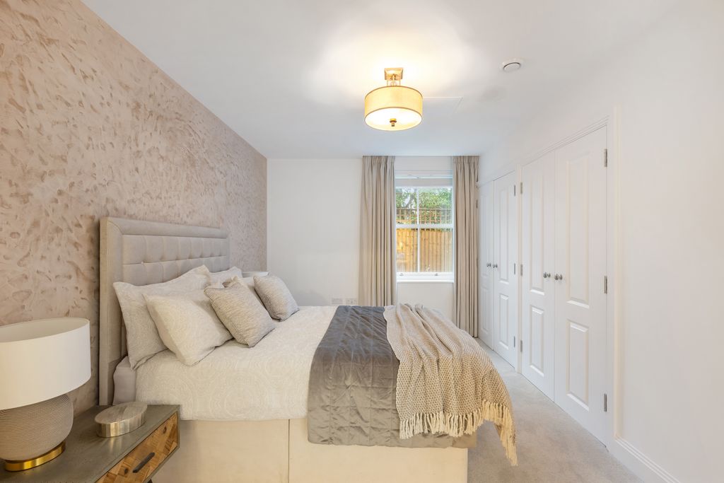 Additional image 5 of 3 bed flat for saleShalford Lodge, Kingston Hill, Kingston Upon Thames KT2