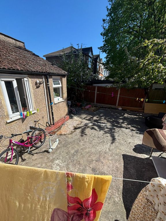 Additional image 8 of 2 bed flat for saleRedcliffe Gardens, Ilford IG1