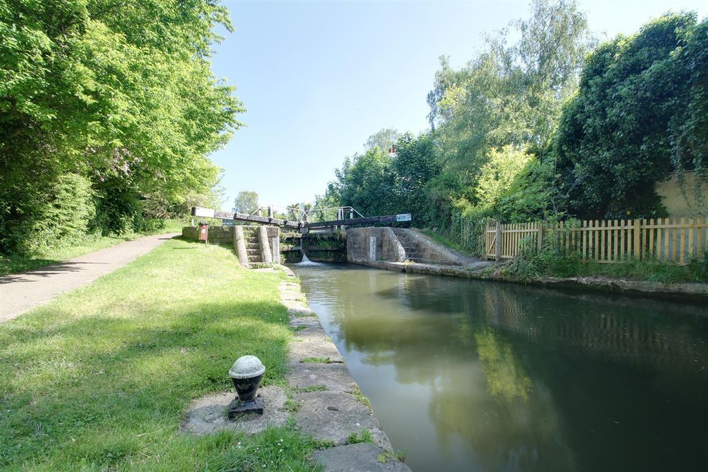 Additional image 10 of 2 bed flat for saleWharf Way, Hunton Bridge, Kings Langley WD4