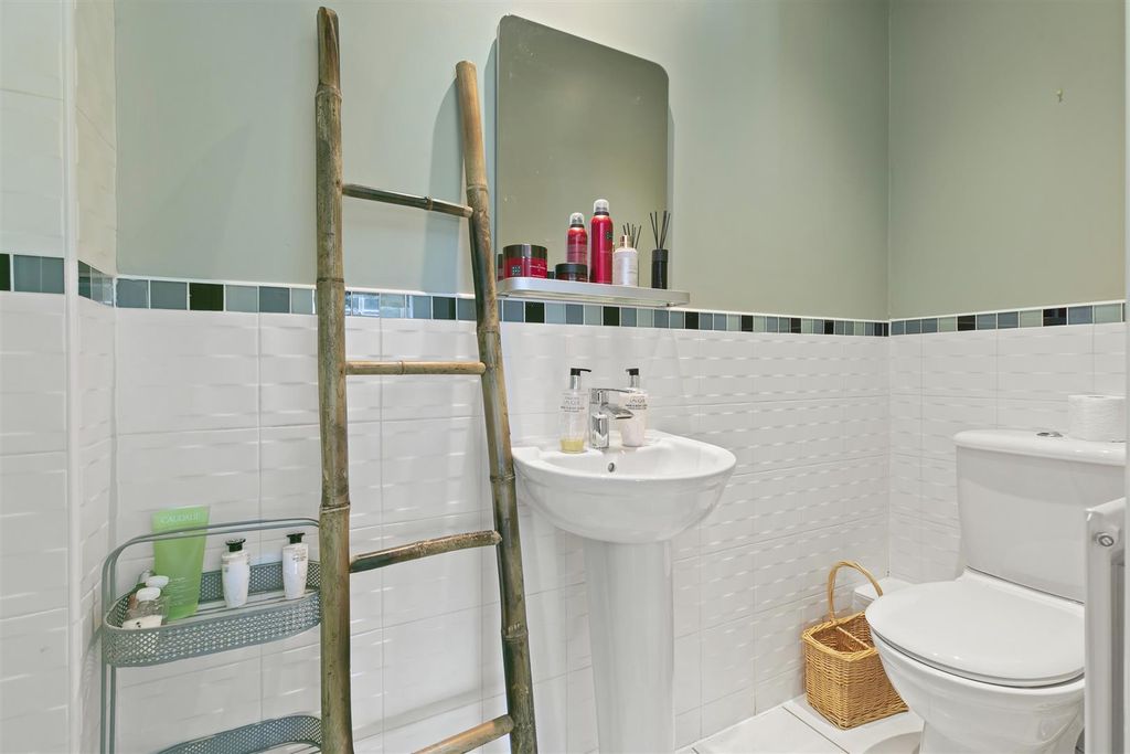 Additional image 33 of 5 bed property for saleCollege Drive, Ilkley LS29