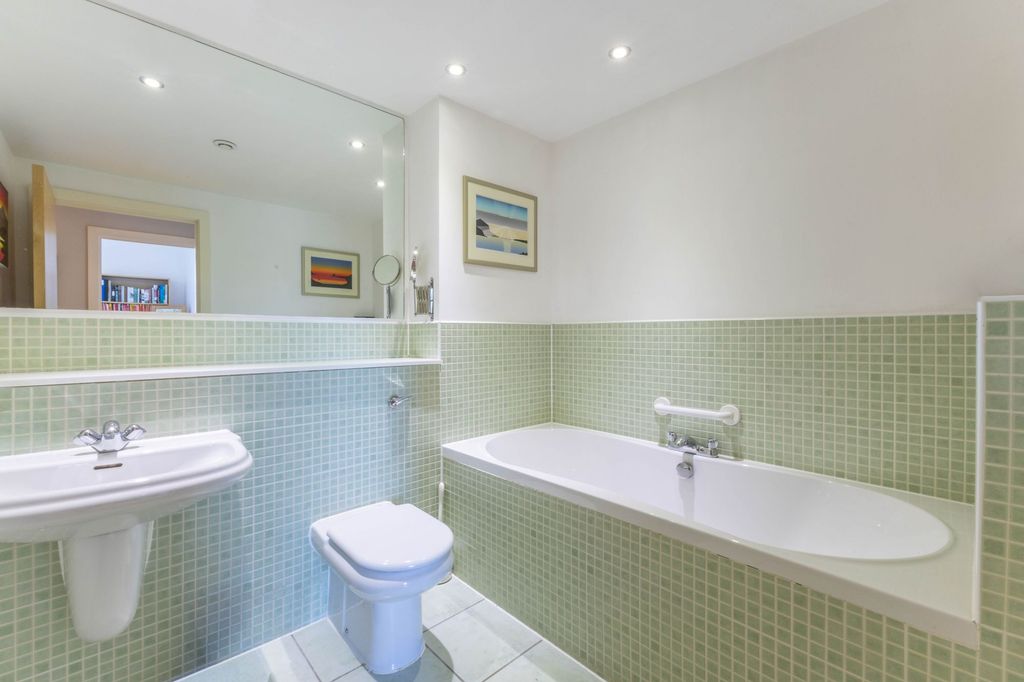 Additional image 14 of 2 bed flat for sale403 Sand Aire House Stramongate, Kendal LA9