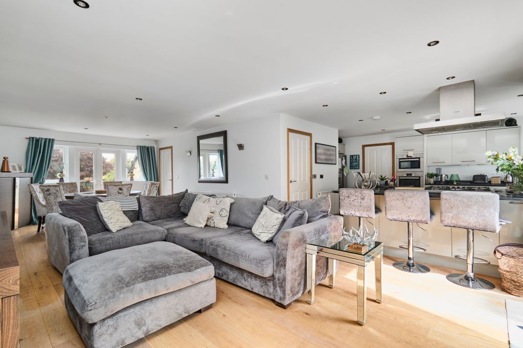 5 bed detached house for saleMyddleton View, Off Parish Ghyll Drive, Ilkley, West Yorkshire LS29 photo 3