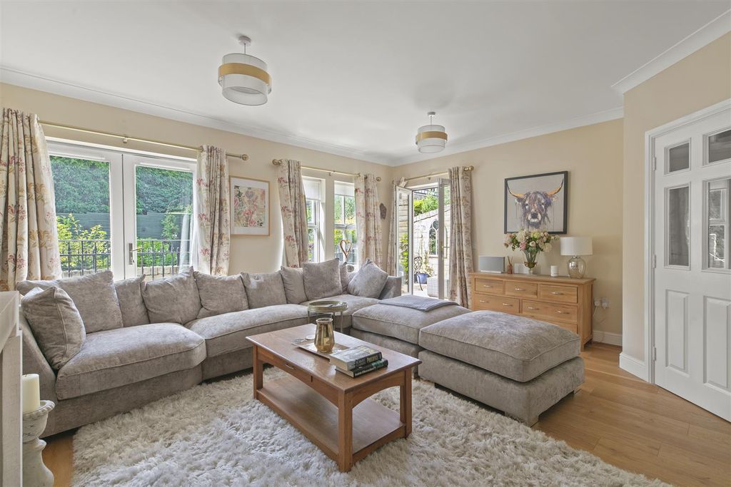 Additional image 16 of 5 bed property for saleCollege Drive, Ilkley LS29