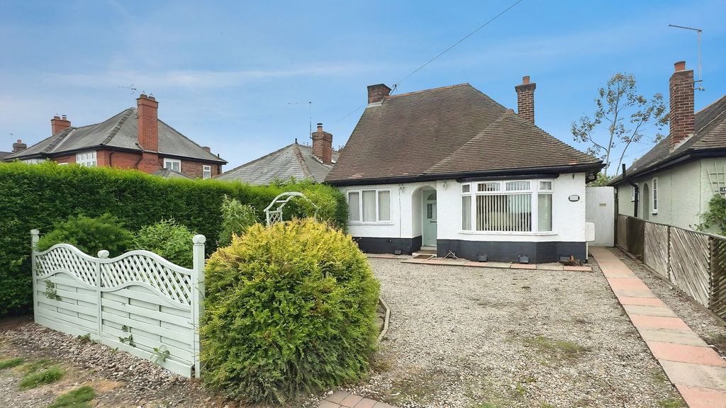 3 bed bungalow for saleHeanor Road, Ilkeston DE7