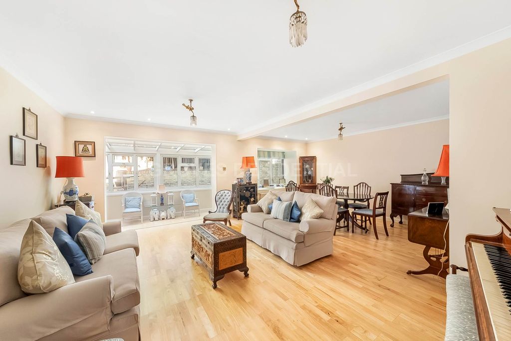 5 bed detached house for saleWarbank Lane, Kingston Upon Thames KT2