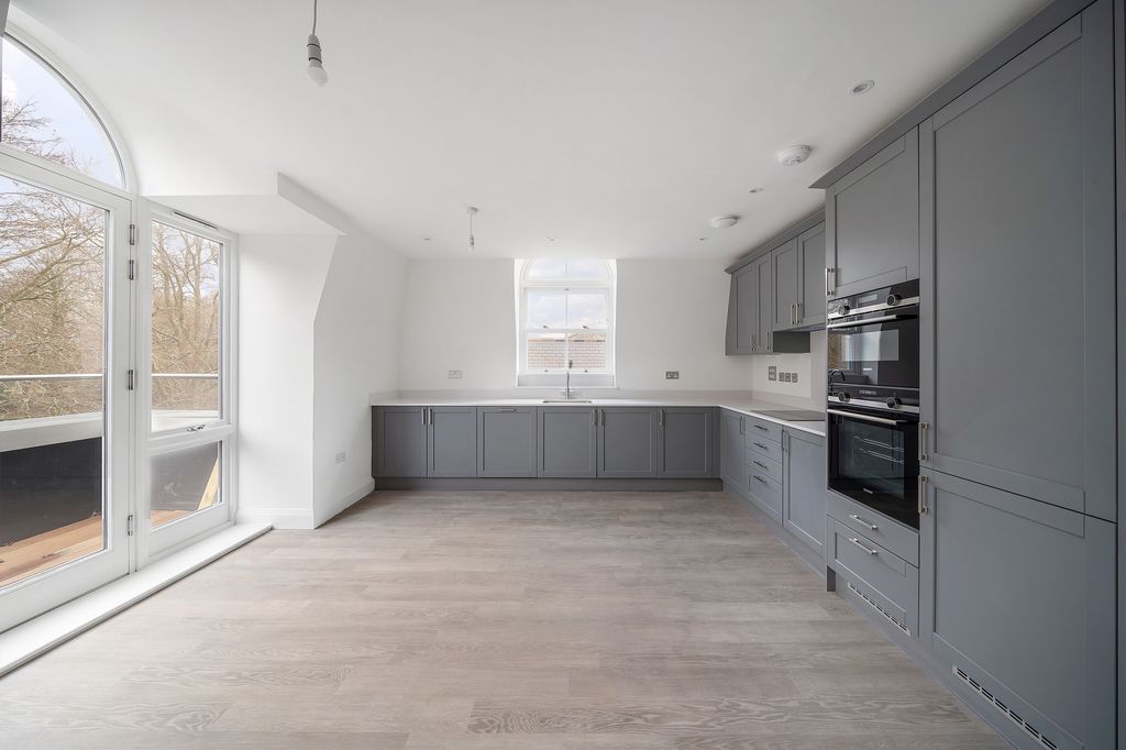 Additional image 4 of 3 bed flat for saleShalford Lodge, Kingston Hill, Kingston Upon Thames KT2