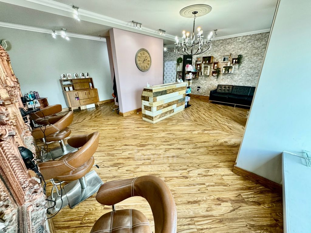 Leisure/hospitality for saleNo.19 Hair Salon, Bridge Street, Kilbirnie KA25