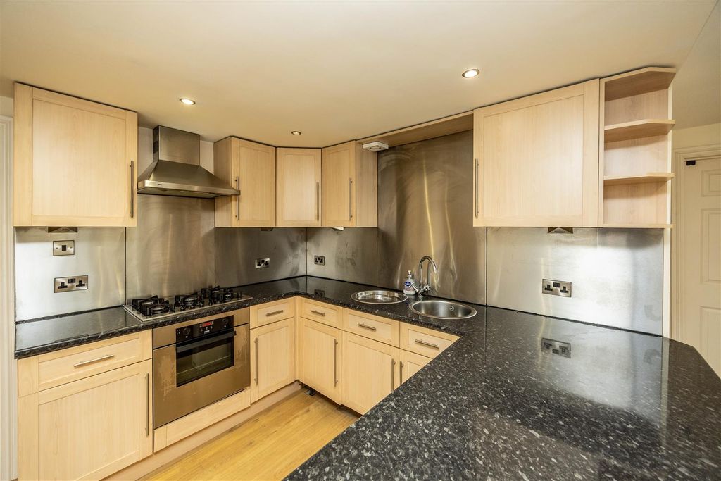 Additional image 6 of 2 bed flat for salePark Drive, Huddersfield HD1