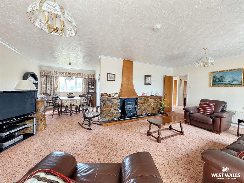 Additional image 2 of 3 bed detached bungalow for saleBanc Pendre, Kidwelly SA17