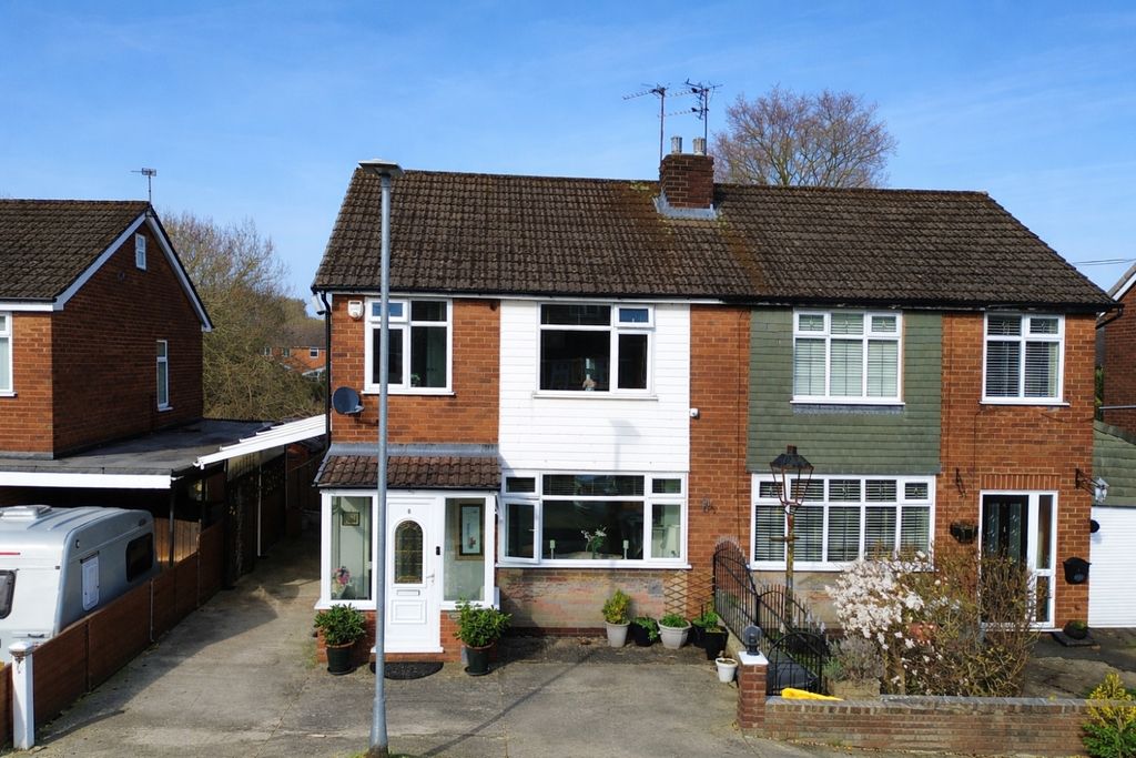 3 bed semi-detached house for saleGrosvenor Crescent, Hyde SK14