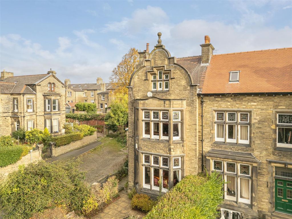 Additional image 62 of 6 bed semi-detached house for salePark Drive, Huddersfield HD1