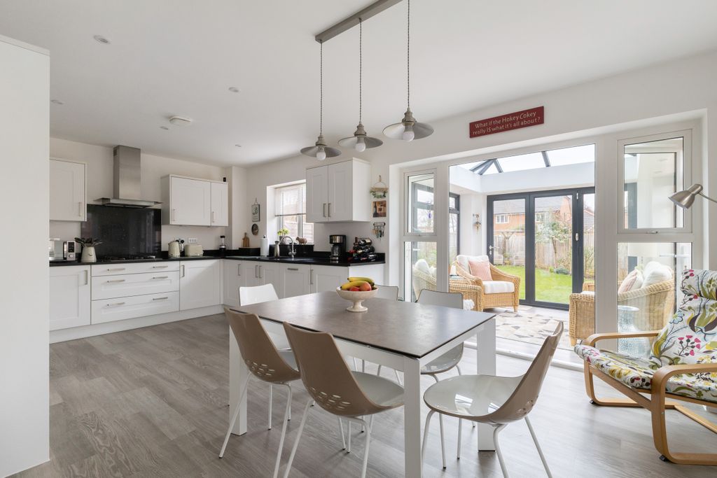 Additional image 2 of 4 bed detached house for salePidden Mead, Hungerford RG17